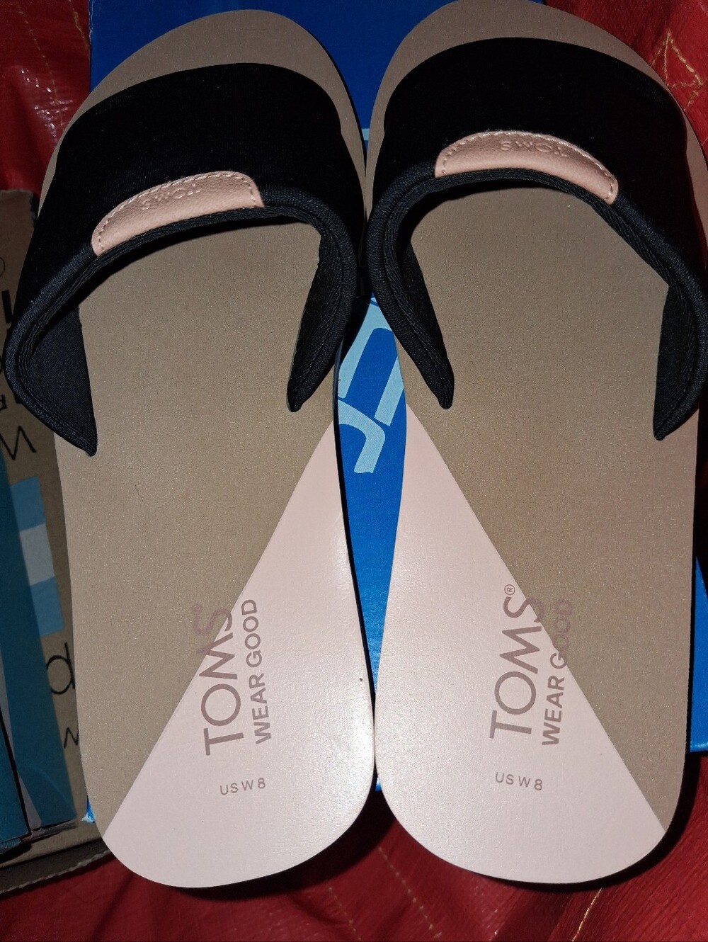 NWOB TOMS Black & Taupe Cushioned Flip Flop Sandals Women’s Size 8